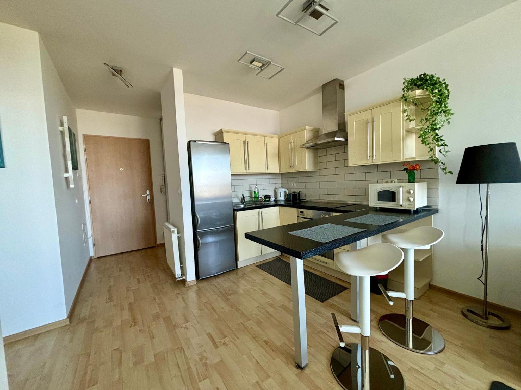 Апартаменти Three Towers With Beautiful View And Parking! Братислава Екстер'єр фото